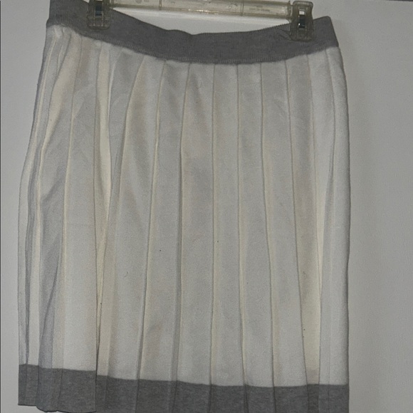 Daisy Elegant Gray and White Pleated Skirt size XL - Picture 4 of 5